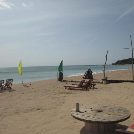 Uppuveli Beach House Trincomalee Buitenkant foto