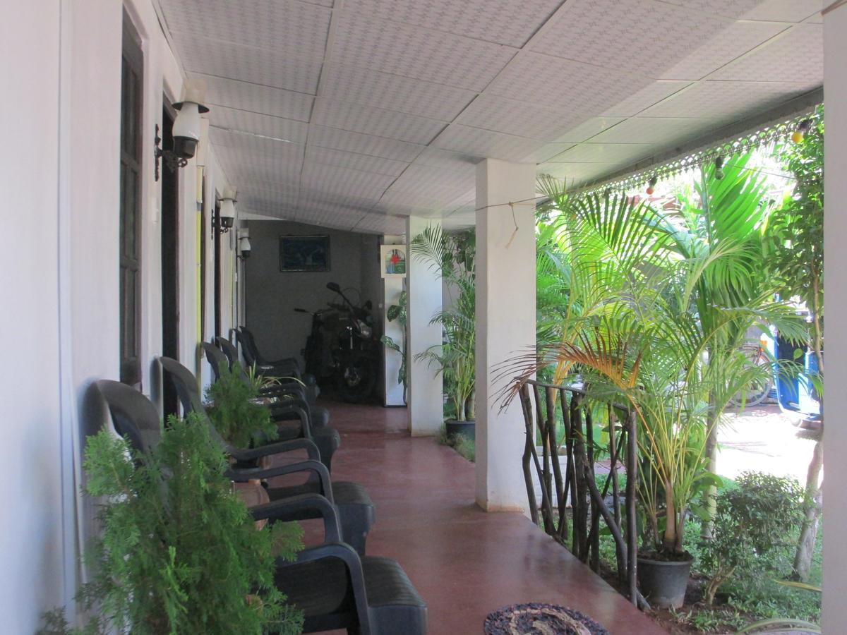 Uppuveli Beach House Trincomalee Buitenkant foto