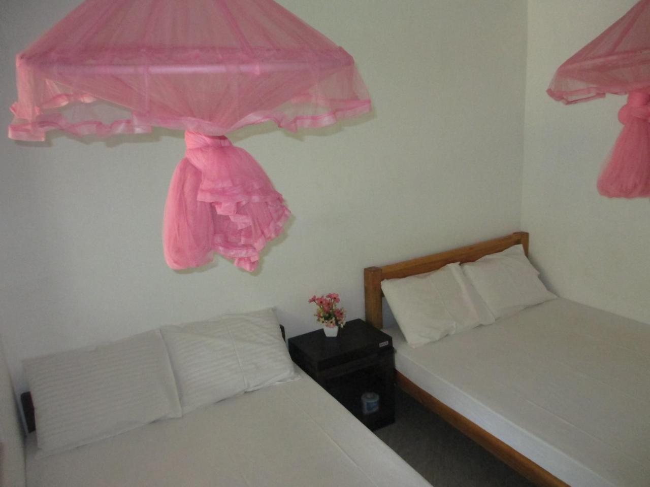 Uppuveli Beach House Trincomalee Buitenkant foto