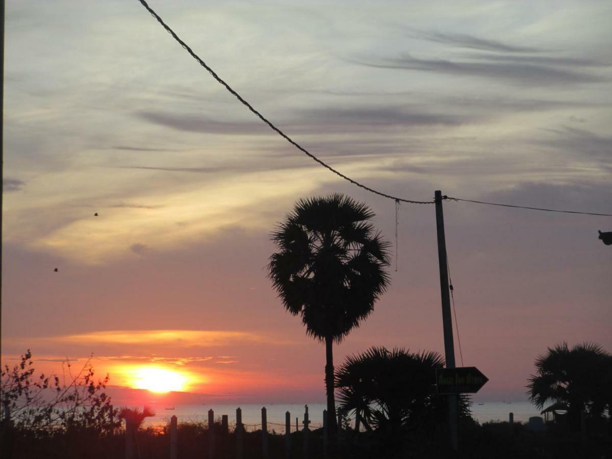 Uppuveli Beach House Trincomalee Buitenkant foto