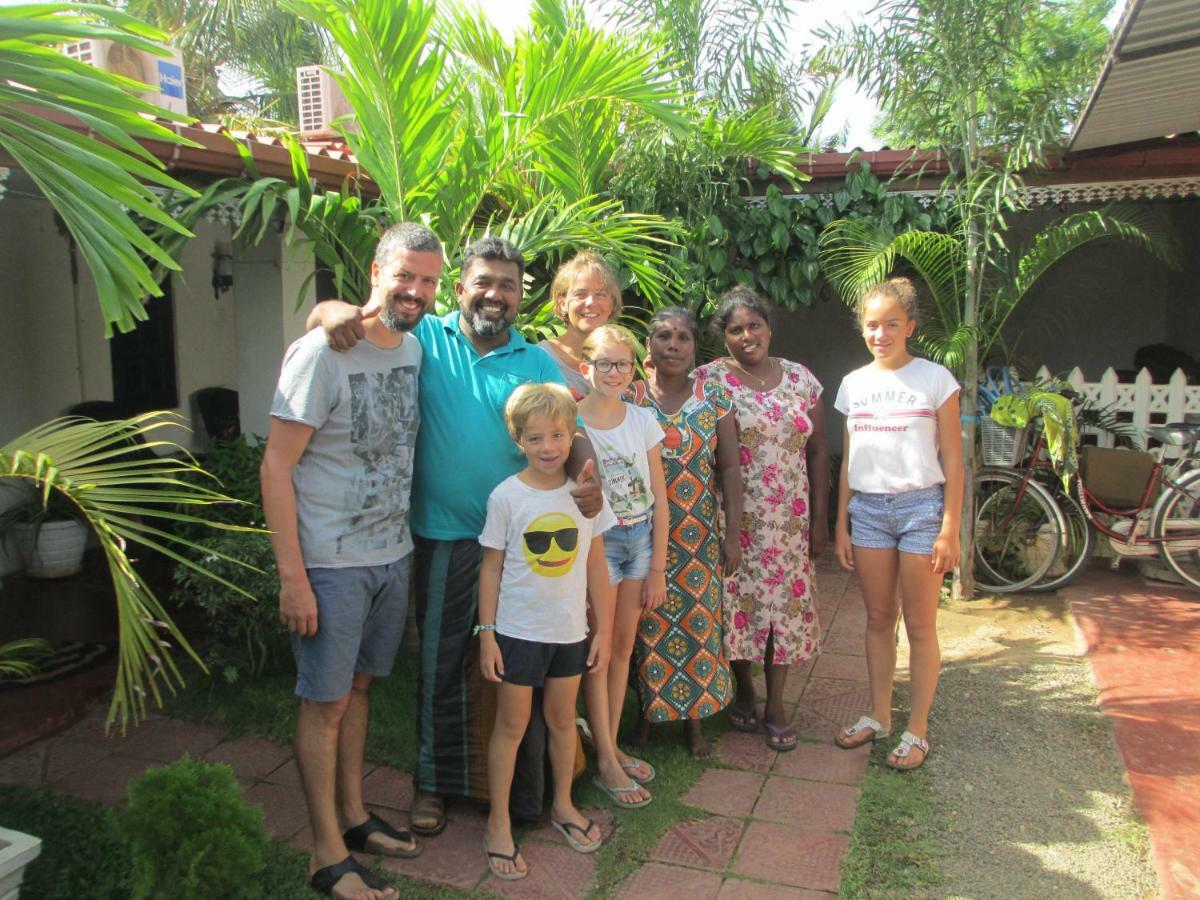 Uppuveli Beach House Trincomalee Buitenkant foto